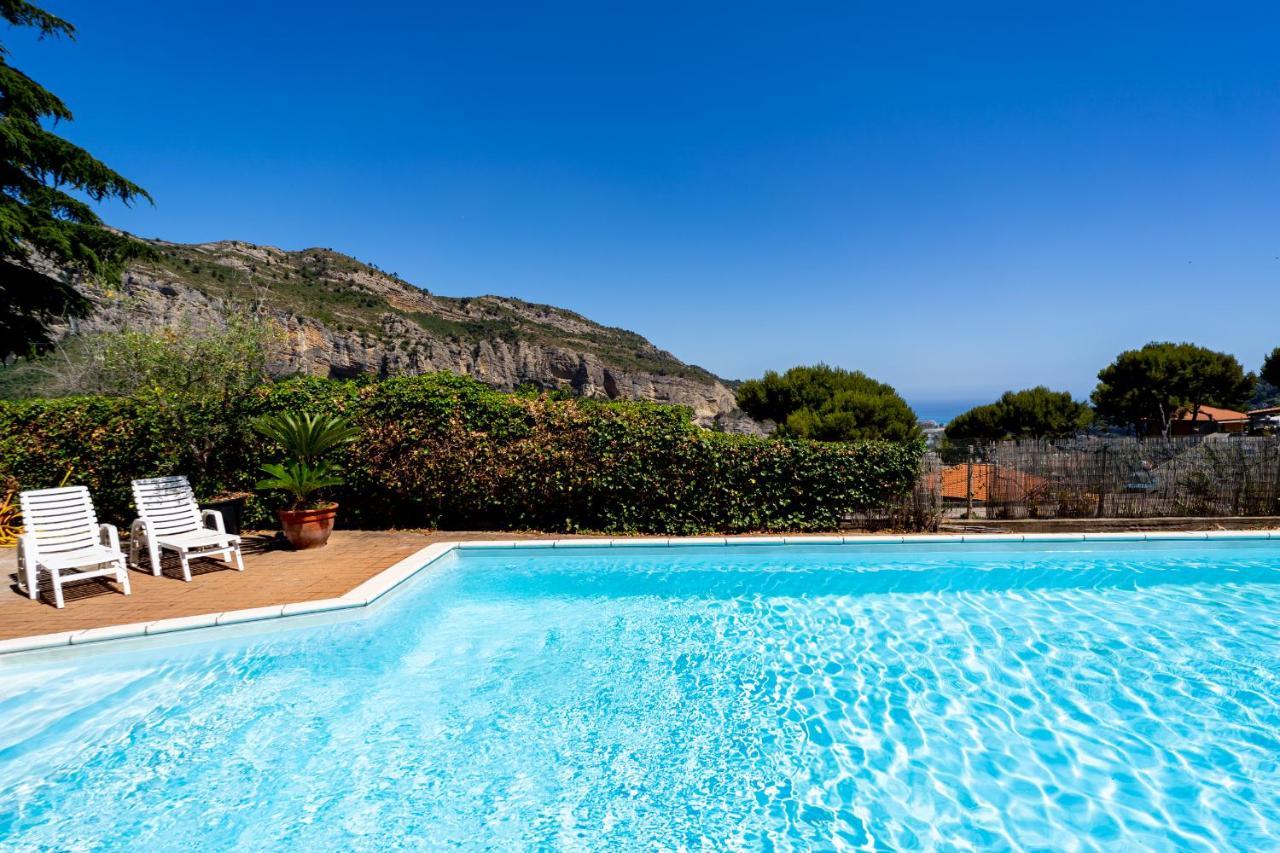 Tamagna - Swimming Pool, Barbeque, Garden Villa